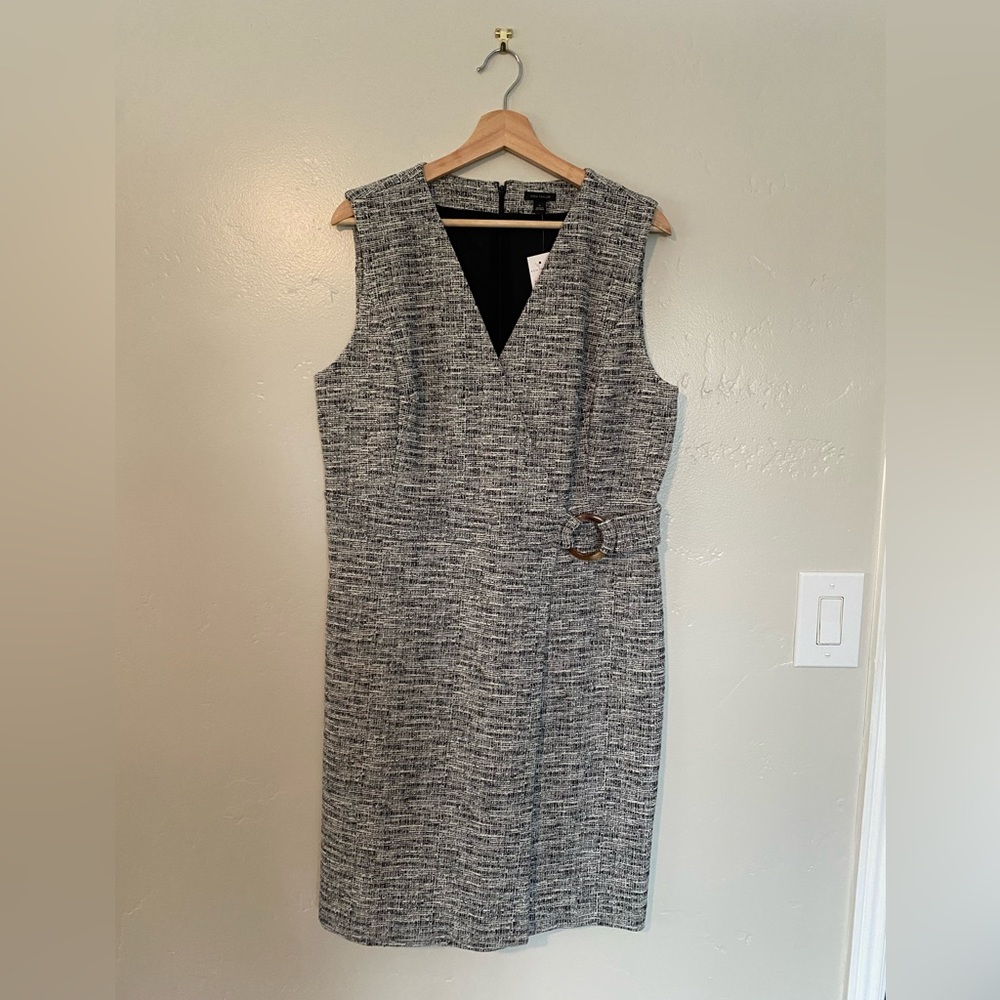 Ann Taylor Gray Sleeveless V-Neck Sheath Dress